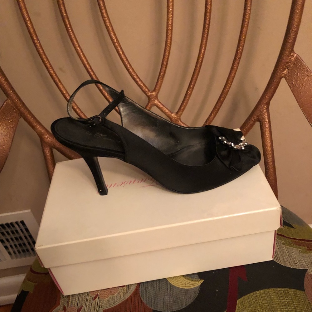 Women’s Satin Bridal Shoe Worn Once